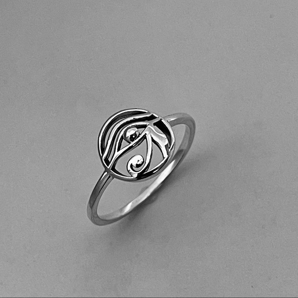Sterling silver eye of Horus, eye of Horus ring, silver eye of Horus, Egyptian - Picture 2 of 10